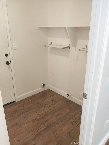 Building Photo - 935 Redtail Dr