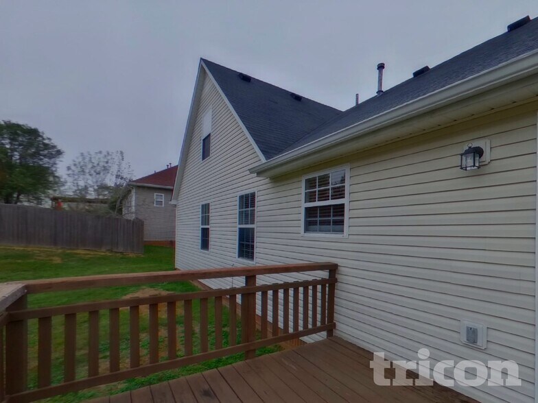 Building Photo - 2636 Danbury Cir