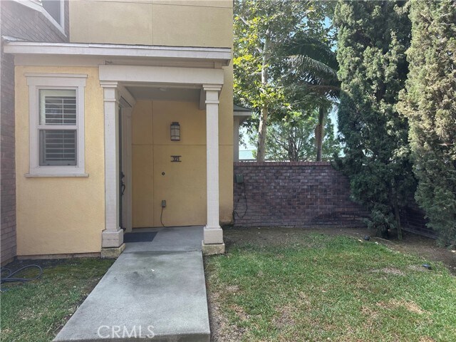 Building Photo - 321 S Glendora Ave