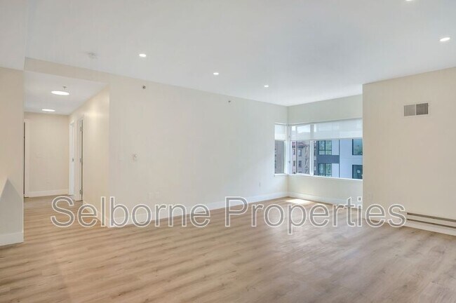 Building Photo - 1401 Jackson St