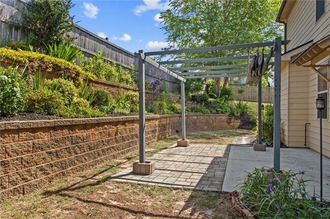 Building Photo - 5230 Hidden Valley Ln