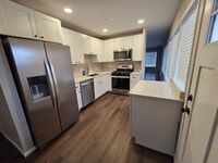 Building Photo - 611 Austin Ln