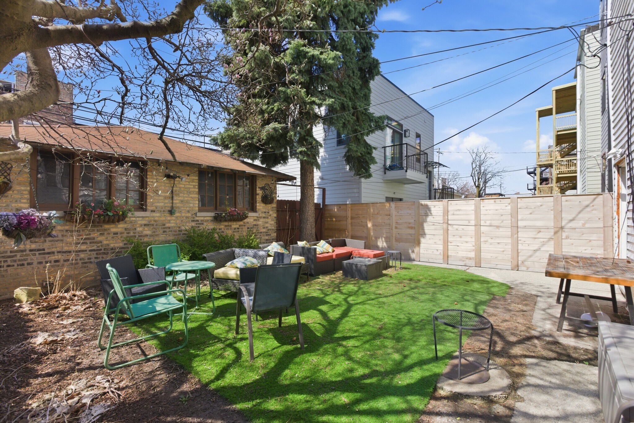 Building Photo - 3716 N Racine Ave