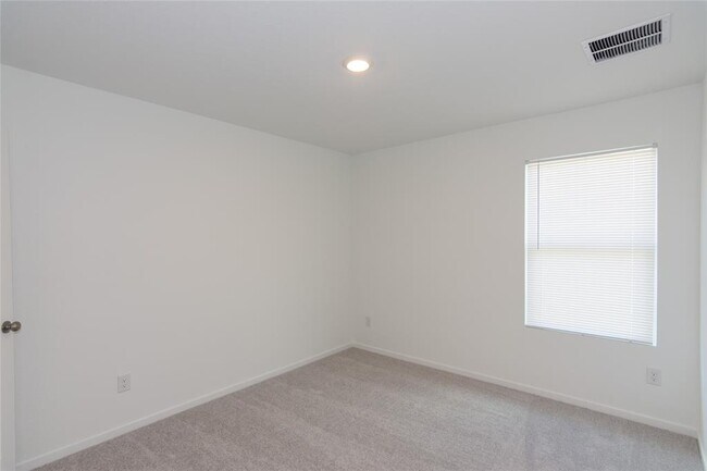 Building Photo - 137 Star Packer Ln