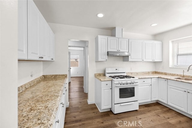 Building Photo - 676 W Glenoaks Blvd