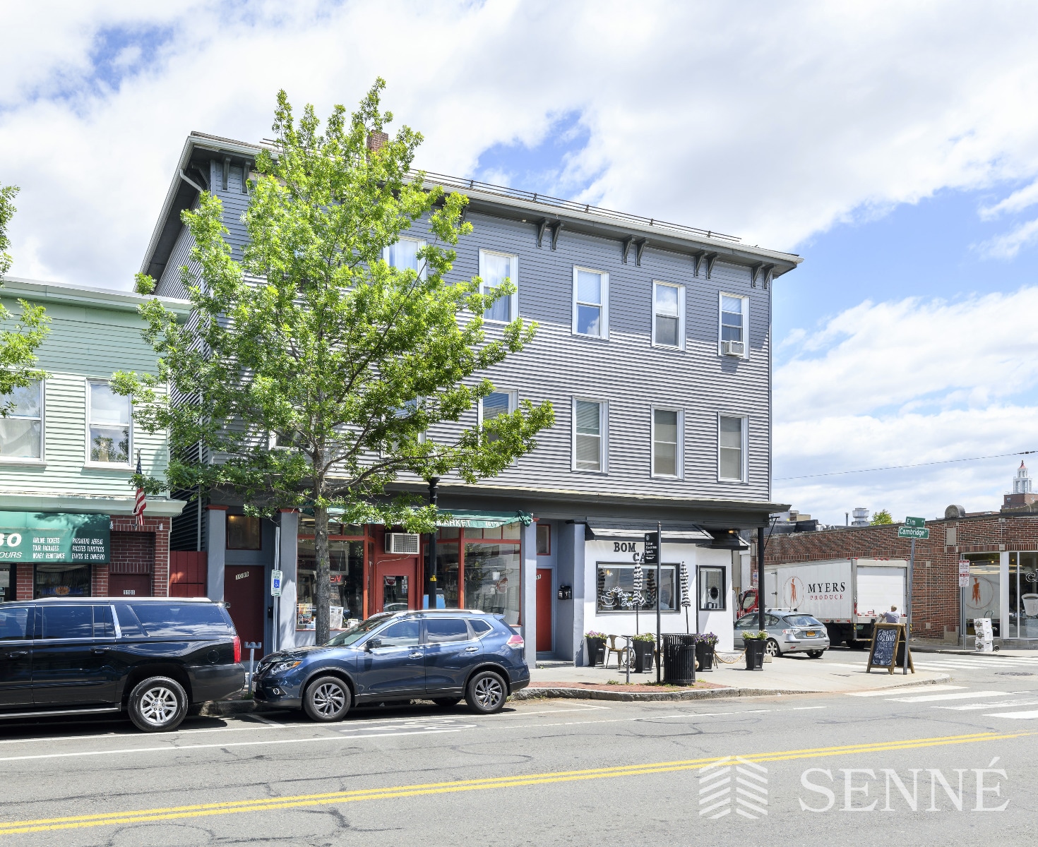 Building Photo - 1099 Cambridge St