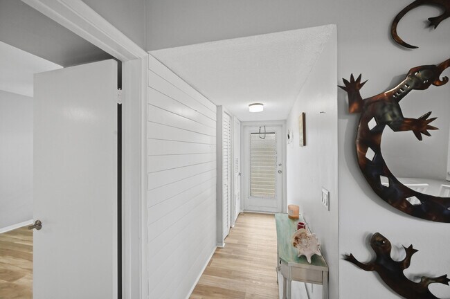 Building Photo - 3401 Spanish Trail