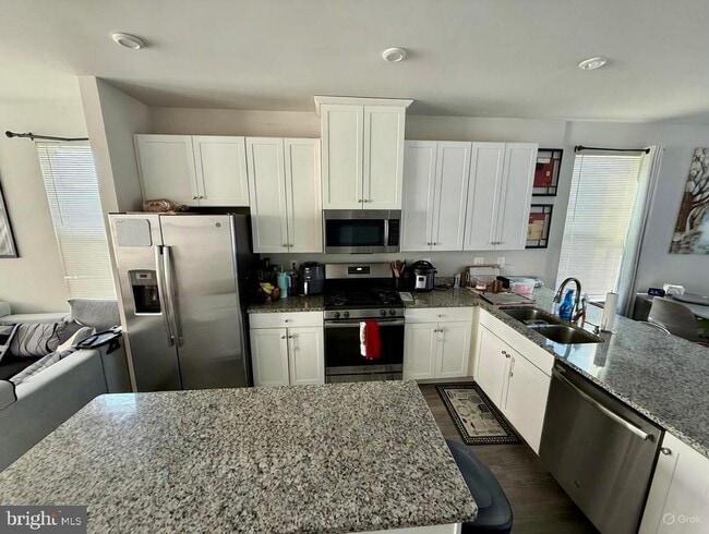 Building Photo - 7515 Mundell Rd