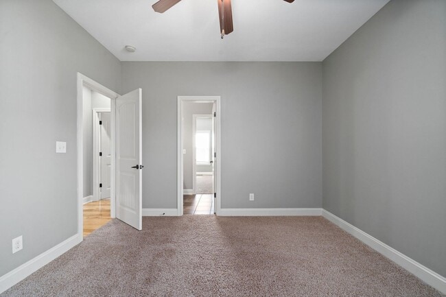 Building Photo - Pet Friendly on Exit 8!