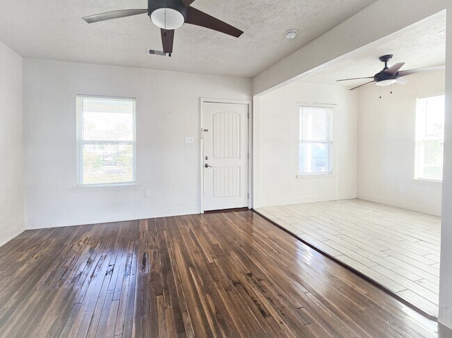 Building Photo - 5309 Avenue O