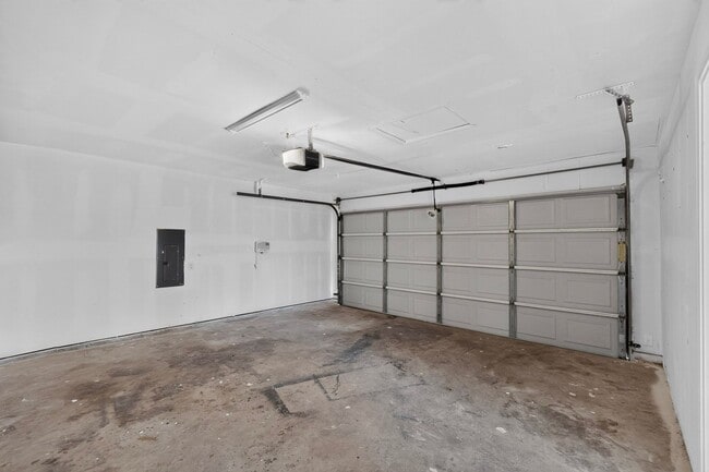 Building Photo - 1410 Thistle Cir