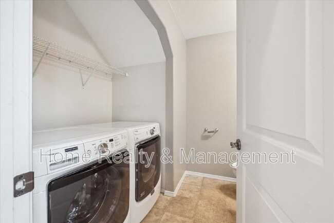 Building Photo - 9273 W 107th Pl