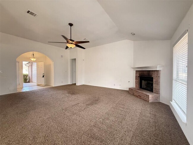 Building Photo - 708 Spring Brook Ln