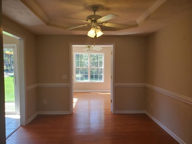 Building Photo - Charming 2 Story Home with Sun-Room!