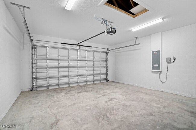 Building Photo - 2816 Barry Rd