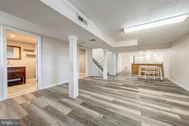 Building Photo - 4144 Addison Rd