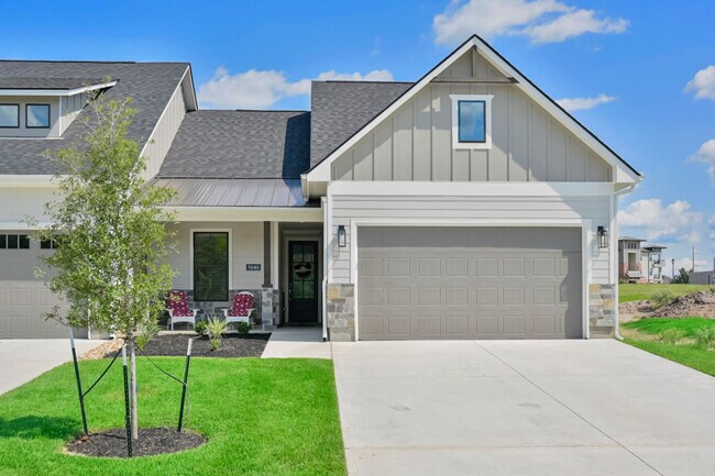 Building Photo - 5040 Mooney Fls Dr