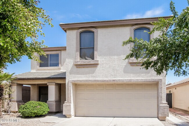 Building Photo - 12846 W Roanoke Ave