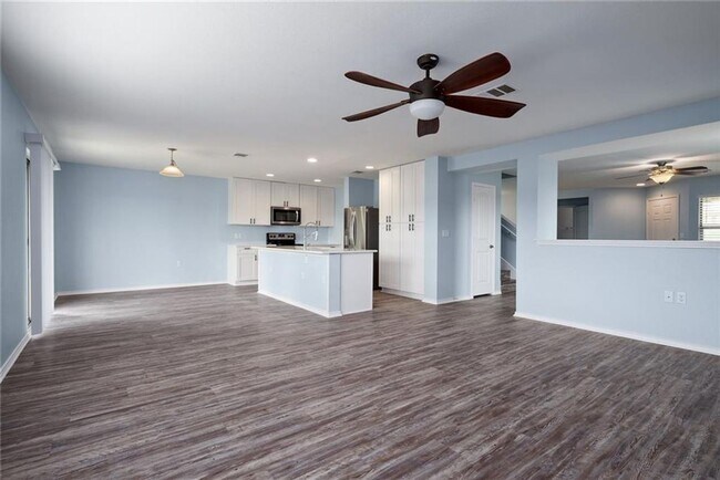 Building Photo - Beautifully remodeled gourmet kitchen with...