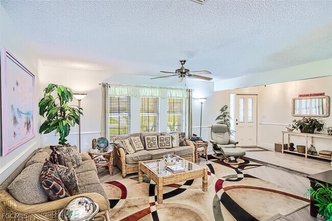 Building Photo - 5036 SW 9th Pl