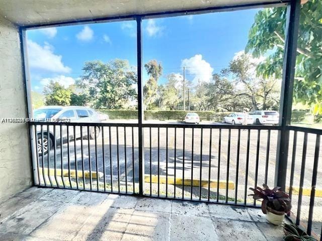 Primary Photo - 16950 W Dixie Hwy