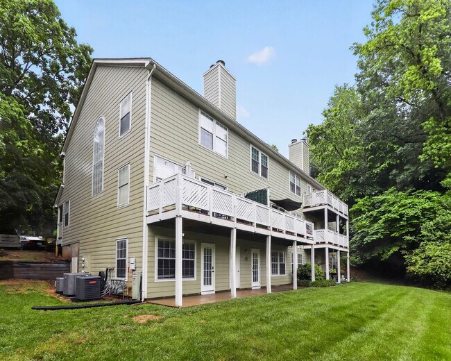 Building Photo - Amazingly and rarely available home that is literally on the greenway.
