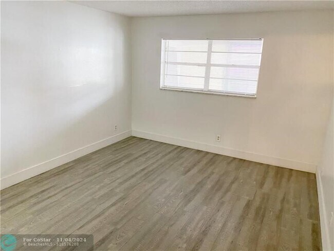 Building Photo - 6505 Winfield Blvd