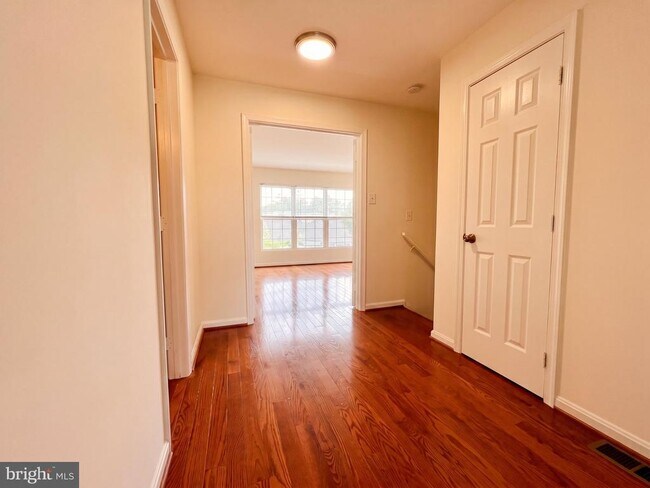 Building Photo - 5635 Gosling Dr