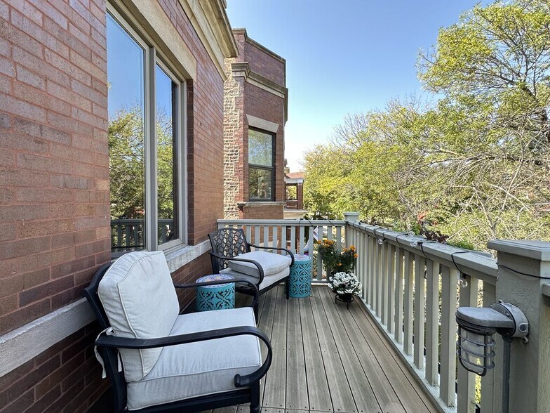 Building Photo - 1437 W Olive Ave