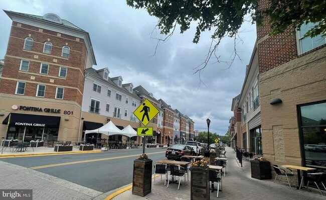 Building Photo - 100 Watkins Pond Blvd