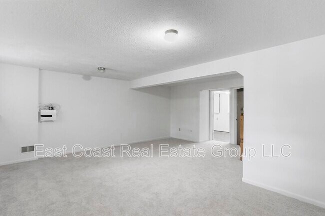 Building Photo - 5257 Earles Ct