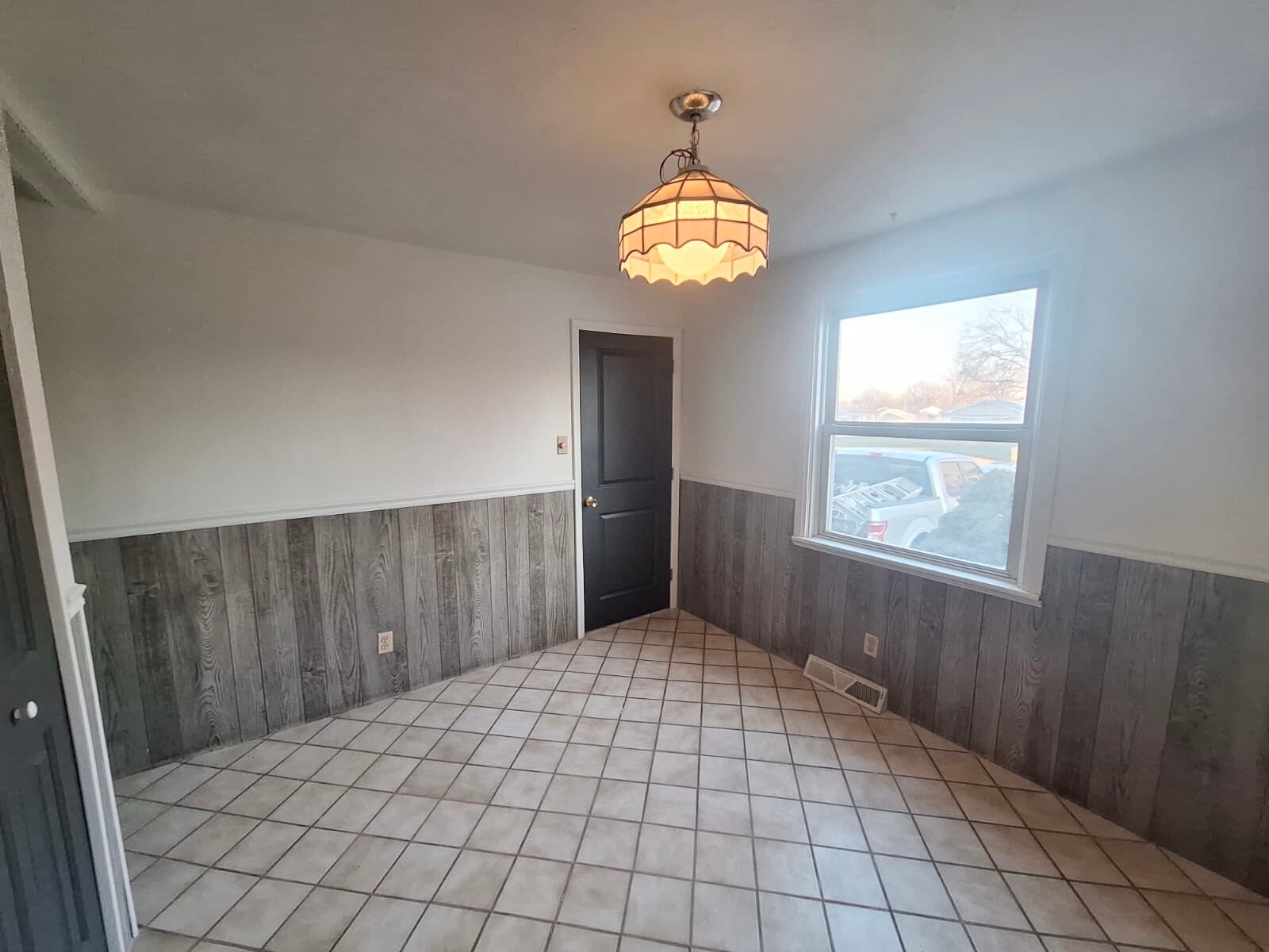 Building Photo - 991 Loucks Pl