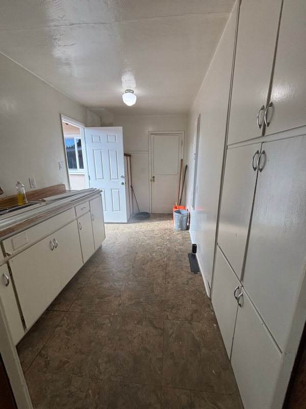 Building Photo - 626 Civic Center Dr