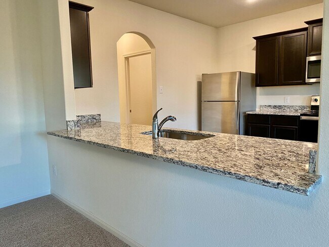 Building Photo - Experience Luxury Living: 4 Beds, 2.5 Bath...