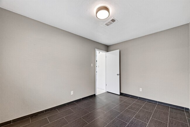 Building Photo - 10315 Goodrum Rd