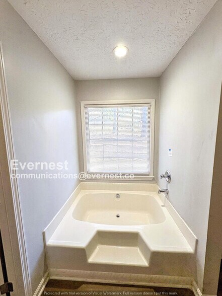 Building Photo - 95 Rosebud Ln