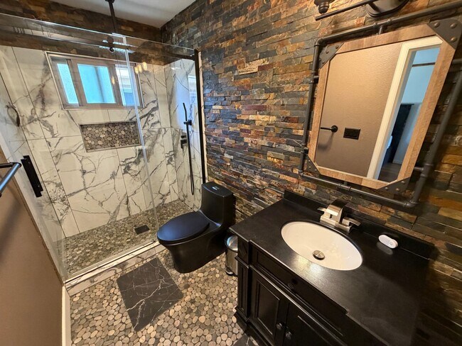 Building Photo - Fully Furnished Condo in the Heart of San Diego | 2 Parking Spaces, In-Unit Laundry, & Luxury Ame...