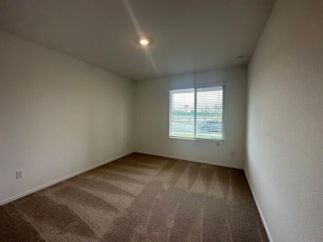 Building Photo - 1404 Marley