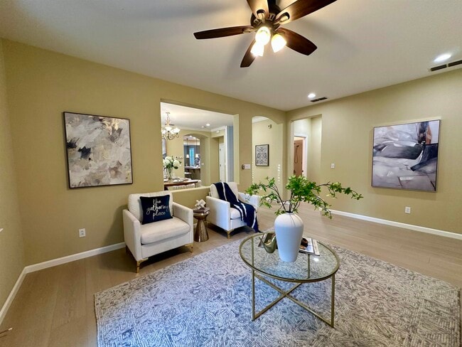 Building Photo - 372 S Caballo St