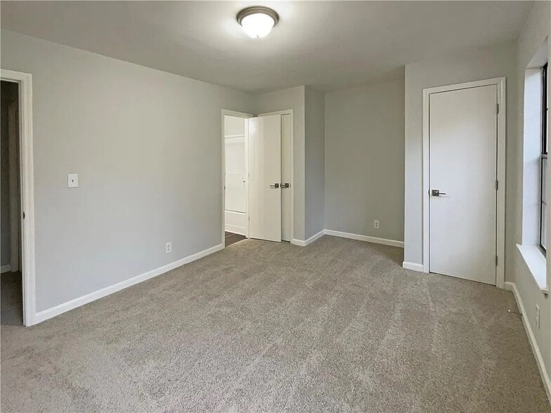 Building Photo - 7001 Pat Mell Pl SE