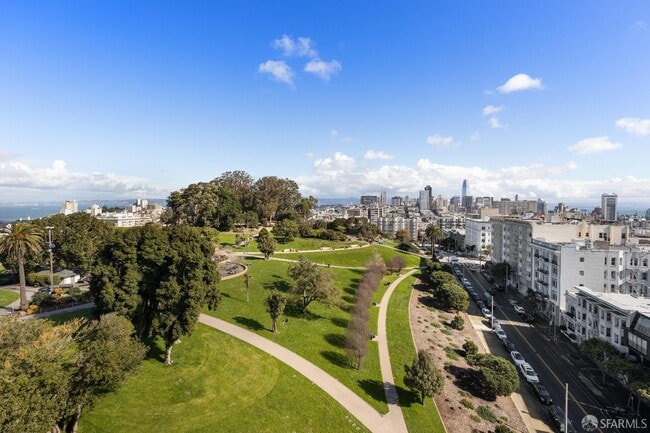 Building Photo - 2200 Sacramento St