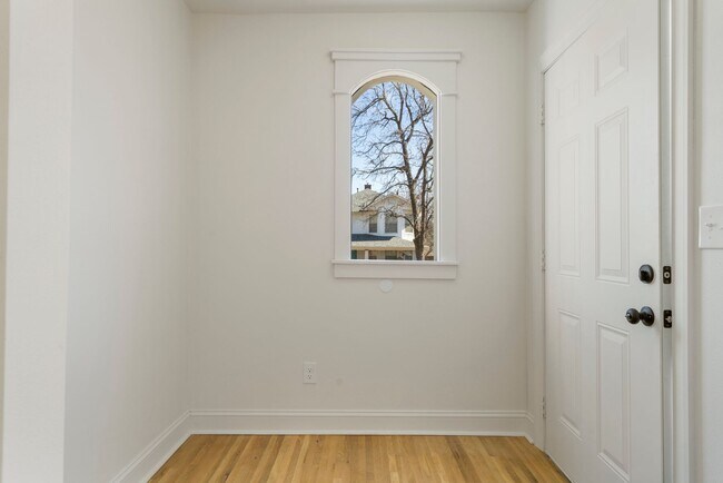 Building Photo - 1340 S Florence Ave