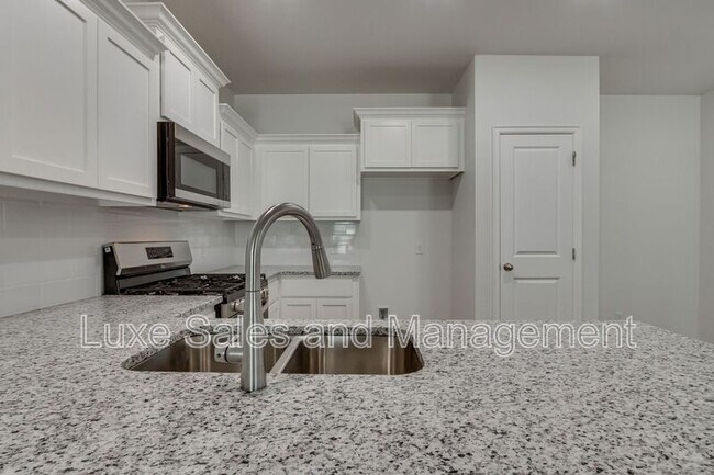 Building Photo - 11603 Mackenzie Wy