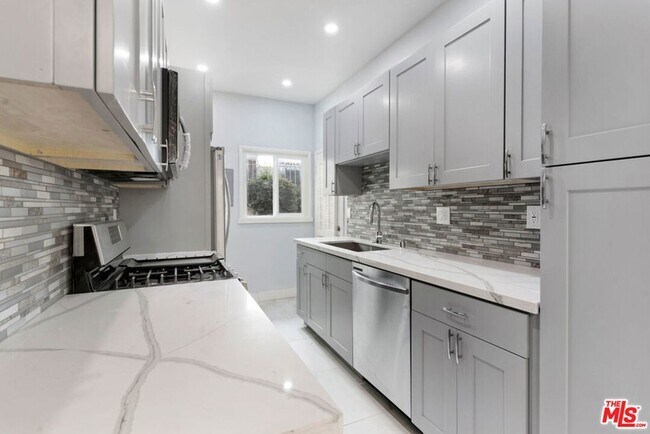 Building Photo - 9623 Charleville Blvd