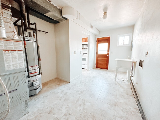 Building Photo - 3025 S Byrne Rd