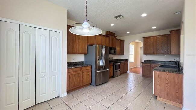 Building Photo - 806 Lost Grove Cir