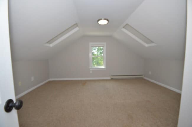 Building Photo - 61 Tainter St