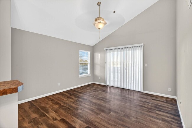 Building Photo - HALF OFF FIRST MONTH RENT!! Beautiful 2-Bedroom, 2-Bath Condo in a Prime Location!