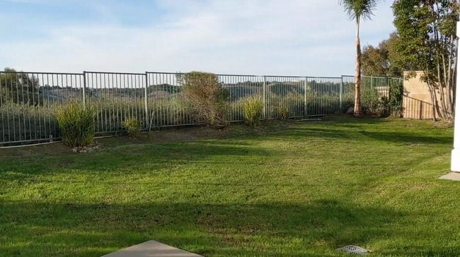 Building Photo - 31 Ledgewood Dr