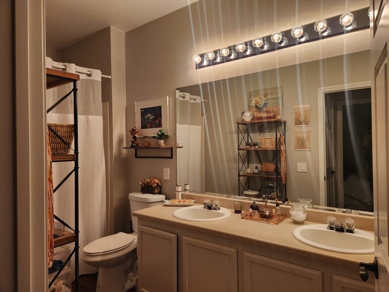 Bathroom - 18939 E Warren Cir